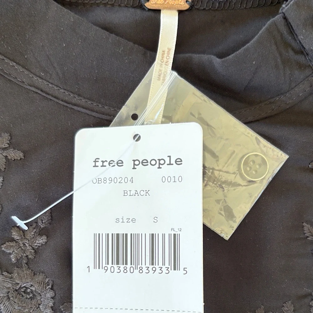 Free People Black Sweetest Thing Lace Sleeve Blouse. S. NWT